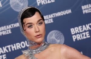 Kesha, Emily Ratajkowski Throw Shade at Katy Perry Following 11-Minute Space Stunt