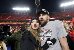Taylor Swift & Travis Kelce Emerge After Months, Make Rare Public Appearance as a …