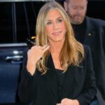 Jennifer Aniston Just Copied Meghan Markle’s Comfy Clog Moment — And We’re Sold