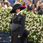 Rihanna: PREGNANT with Baby #3! Check Out Her Baby Bump!