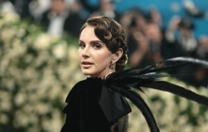 Lana Del Rey Pregnant? The Rumor & The Truth