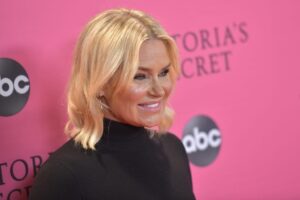 Yolanda Hadid Claps Back at Hater Who Called Pic of Granddaughter …