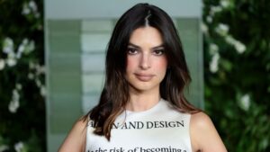 Emily Ratajkowski’s $20 Makeup Remover Doesn’t Require Rinsing