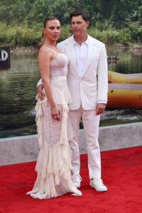 Colin Jost Chided By Haters After Scarlett Johansson Kisses Jonathan Bailey In Front of …