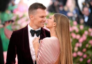 Tom Brady Seemingly Shades Gisele Bundchen, Pens Lengthy ‘Advice’ That Sounds …