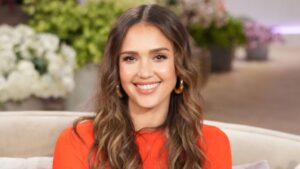 Jessica Alba’s Tank Top Style Screams ‘Summer Rich Mom’ — Get the Look