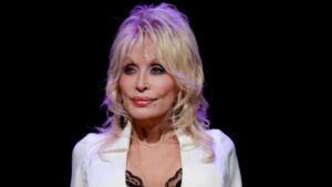 Dolly Parton Is Fine, Dealing With Kidney Stones, Rep Says