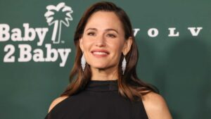 Get Jennifer Garner’s Comfy and Practical Boots on Sale for $33
