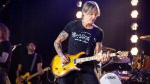 Keith Urban ‘Puts a Lot of Pressure’ on ‘The Road’ Singers Before a Show
